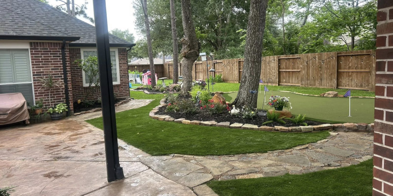 Landscaping in Dickinson, Texas